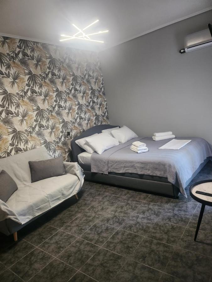 Small Luxury Apartment 아나비소스 외부 사진