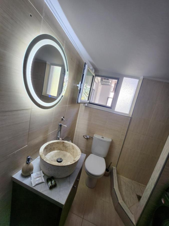 Small Luxury Apartment 아나비소스 외부 사진