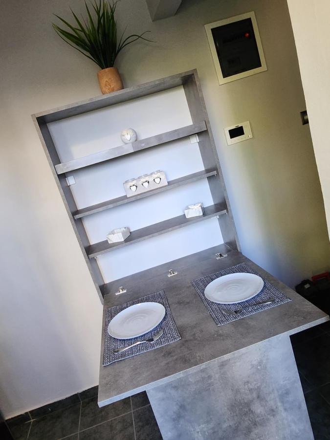 Small Luxury Apartment 아나비소스 외부 사진