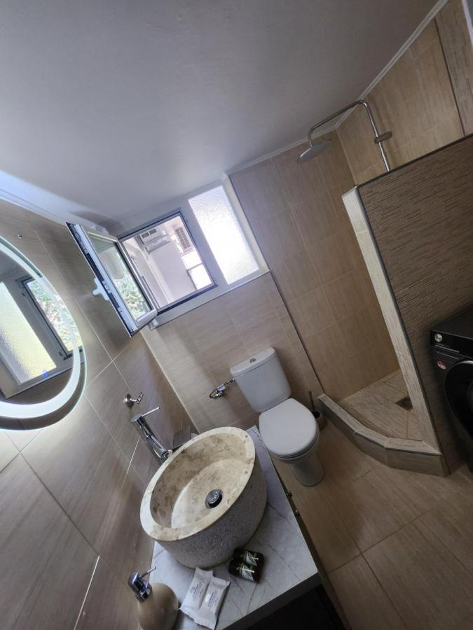 Small Luxury Apartment 아나비소스 외부 사진