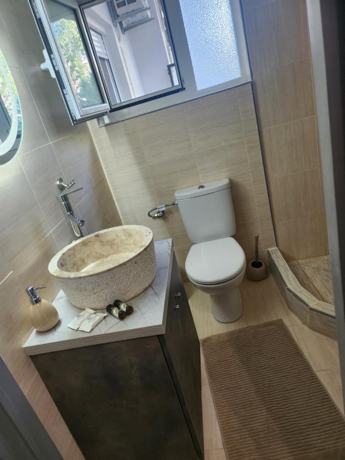 Small Luxury Apartment 아나비소스 외부 사진
