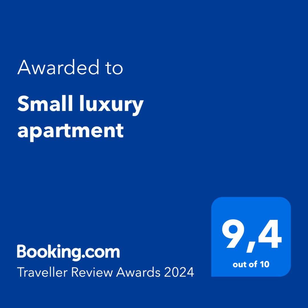 Small Luxury Apartment 아나비소스 외부 사진